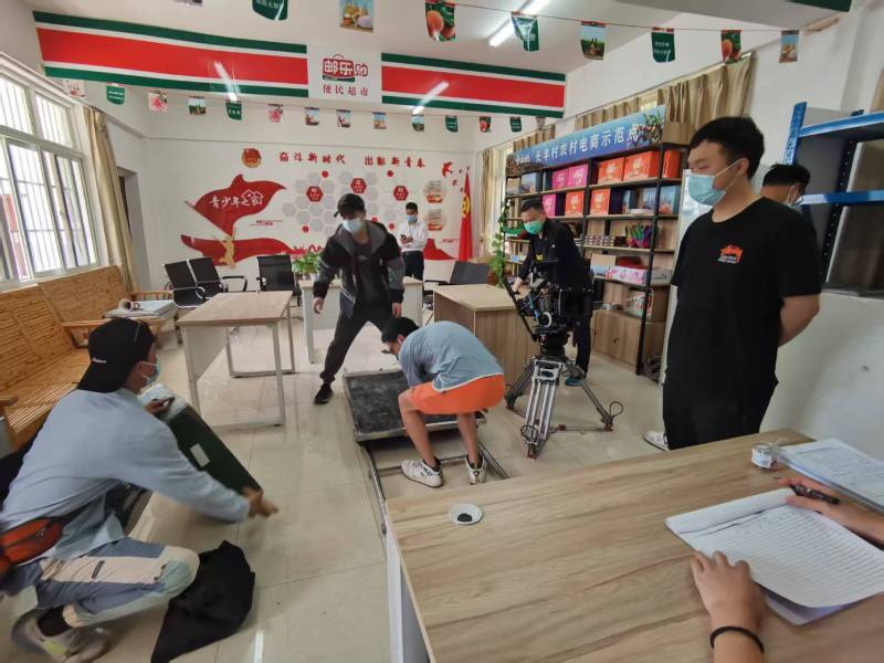追星女孩心理学分析报告：太平区广告片拍摄公司揭秘饭圈应援式传播逻辑